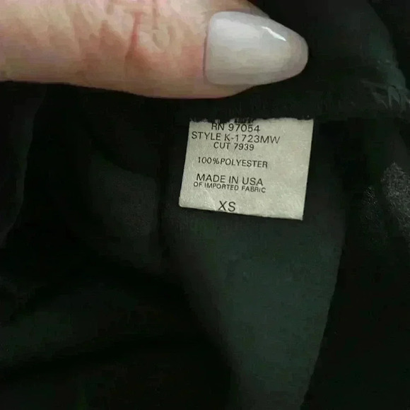 NWT Revolve Krisa Cold Shoulder Top - Picture 7 of 7